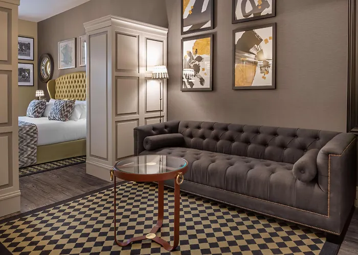 Nh Collection Colon Hotel 4*