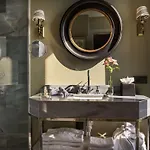 Отель Nh Collection Colon