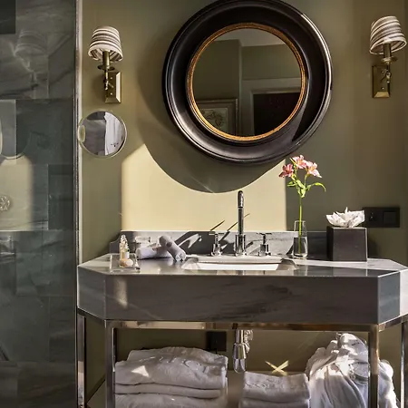 Nh Collection Colon Hotel 4*