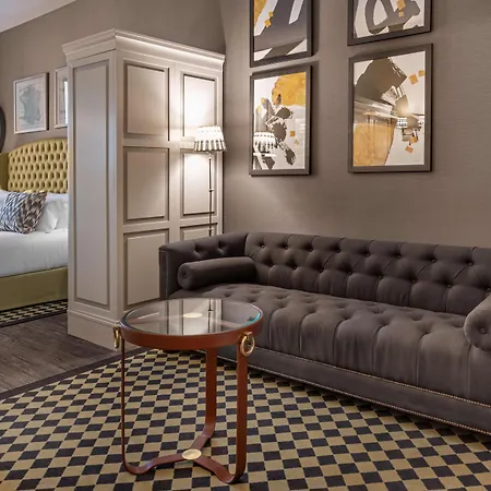 Nh Collection Colon Hotel 4*