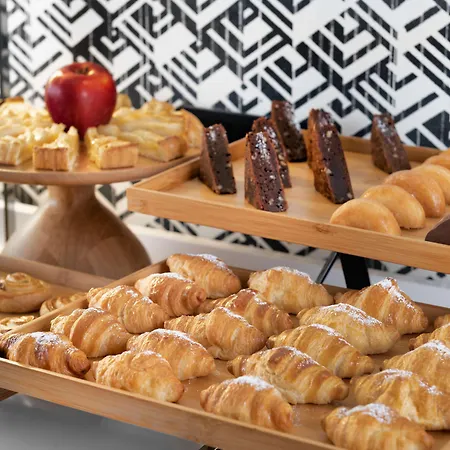 Отель Nh Collection Colon 4*