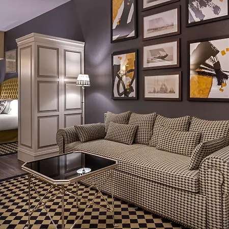 Отель Nh Collection Colon